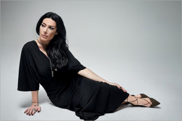 Gülay Kimdir